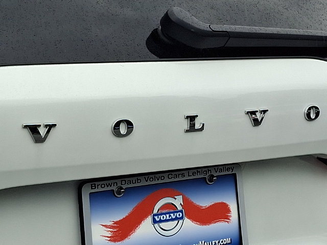 Used 2026 Volvo XC60 B5 Plus AWD/4WD image 39