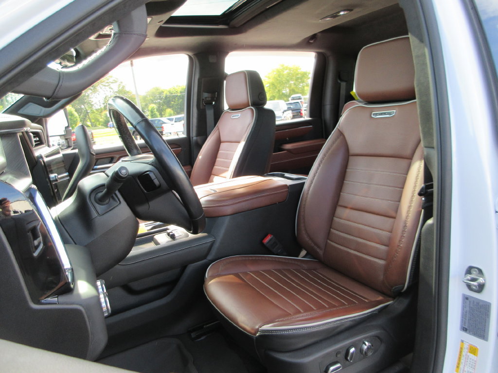 Used 2024 GMC Sierra 3500 Denali Ultimate AWD/4WD image 25