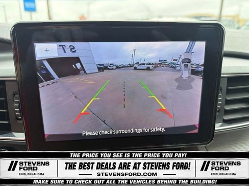 Used 2023 Ford Explorer XLT w/ Equipment Group 202A AWD/4WD image 31