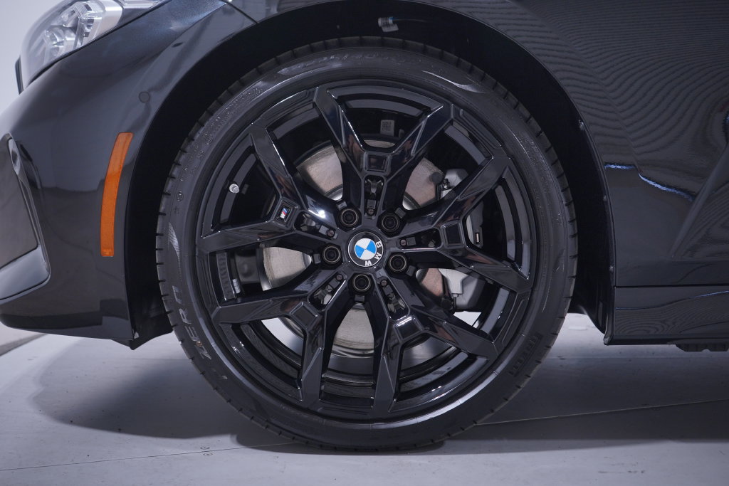 Used 2026 BMW 330i Sedan w/ M Sport Package RWD image 2
