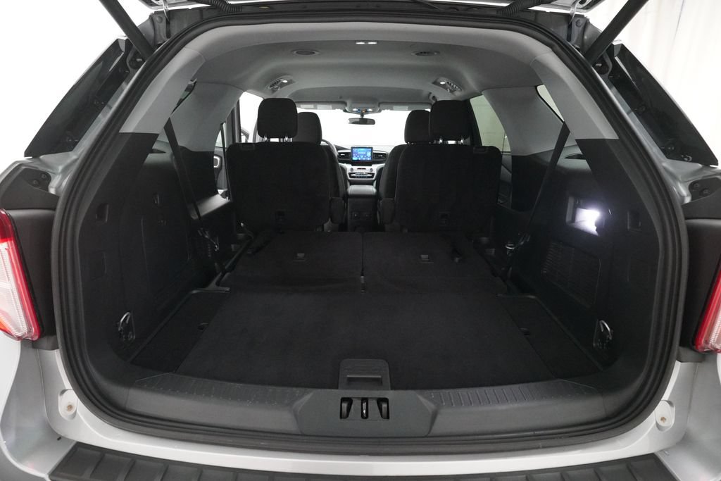 Used 2023 Ford Explorer XLT w/ Class IV Trailer Tow Package AWD/4WD image 10