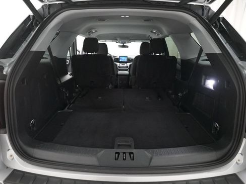 Used 2023 Ford Explorer XLT w/ Class IV Trailer Tow Package AWD/4WD image 10