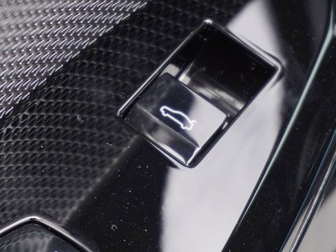 New 2025 BMW 740i w/ Executive Package image 24