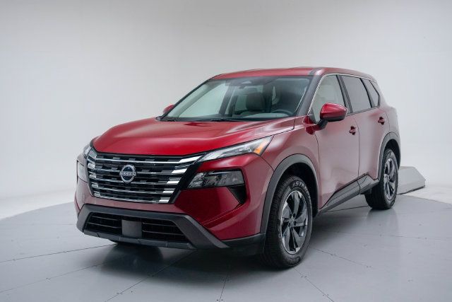 Used 2025 Nissan Rogue SV AWD/4WD image 1