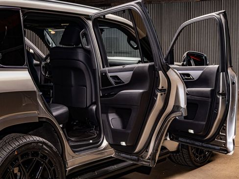 Used 2022 Lexus LX 600 F Sport image 32