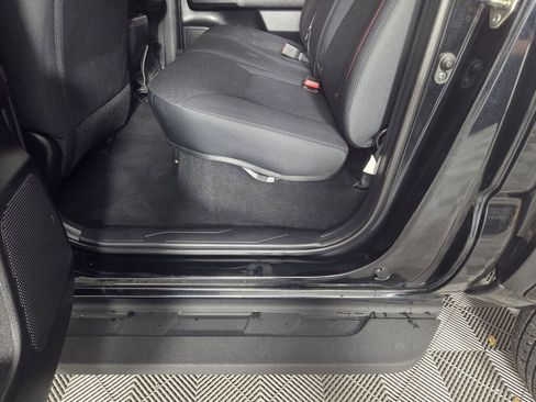 Used 2020 Toyota Tacoma SR5 RWD image 26