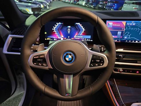 New 2026 BMW X5 xDrive50e w/ M Sport Package image 25