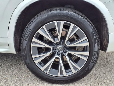 Used 2021 Volvo XC90 T6 Momentum AWD/4WD image 6