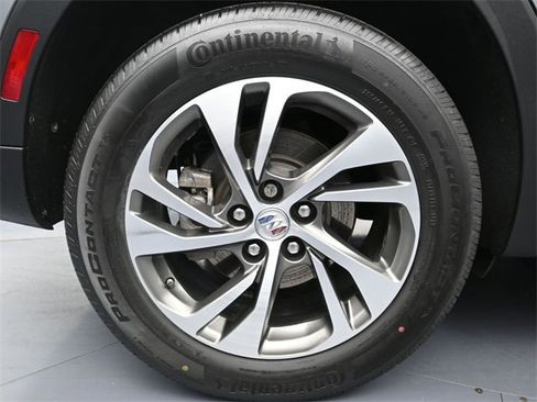 Used 2022 Buick Envision Essence w/ Safety Package image 9