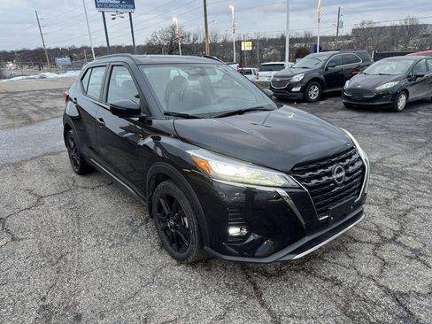 Used 2024 Nissan Kicks SR image 1