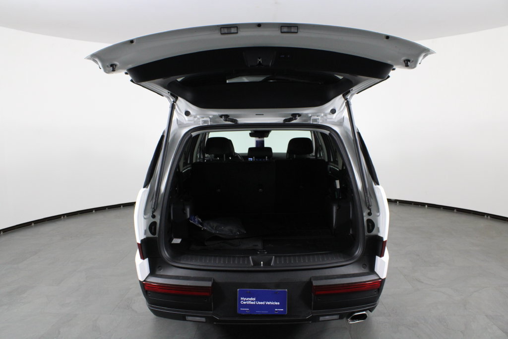 Used 2026 Hyundai Santa Fe SEL FWD image 17