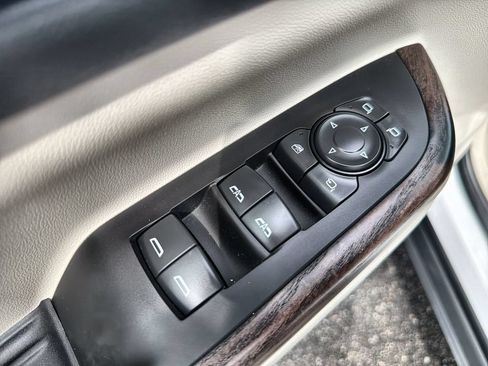 Used 2023 GMC Acadia Denali FWD image 15