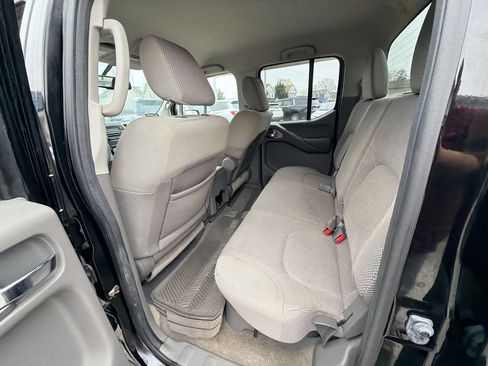 Used 2012 Nissan Frontier SV w/ SV Premium Utility Pkg image 8