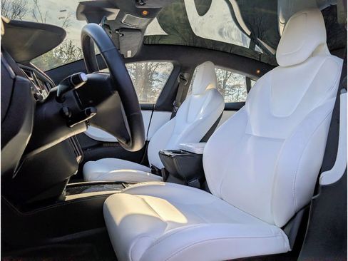 Used 2019 Tesla Model S Standard Range image 14