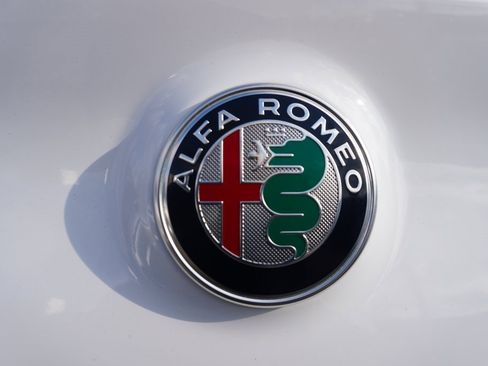 Used 2022 Alfa Romeo Giulia Veloce image 29