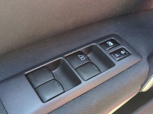 Used 2010 Nissan Rogue SL w/ Moonroof Pkg AWD/4WD image 12