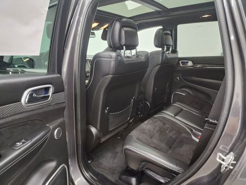Used 2015 Jeep Grand Cherokee SRT w/ Luxury Group II AWD/4WD image 26
