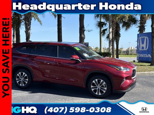 Used 2021 Toyota Highlander XLE FWD image 1