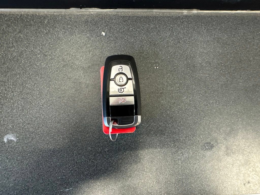 Used 2025 Ford Explorer Active AWD/4WD image 23