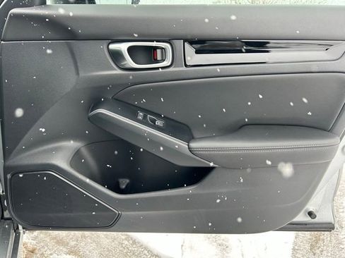 Used 2023 Honda Civic Touring image 32