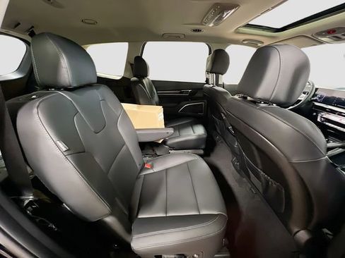 New 2025 Kia Telluride S image 30