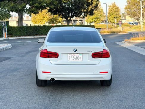 Used 2018 BMW 320i Sedan RWD image 5
