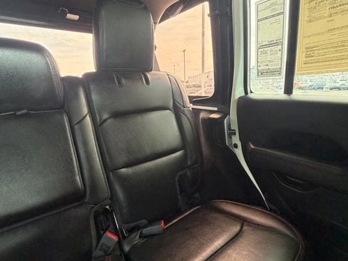 Used 2023 Jeep Wrangler Unlimited Rubicon AWD/4WD image 22