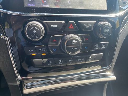 Used 2020 Jeep Grand Cherokee Limited AWD/4WD image 35