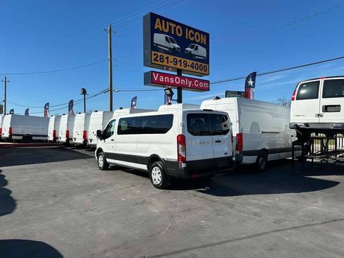 Used 2023 Ford Transit 350 XLT image 2