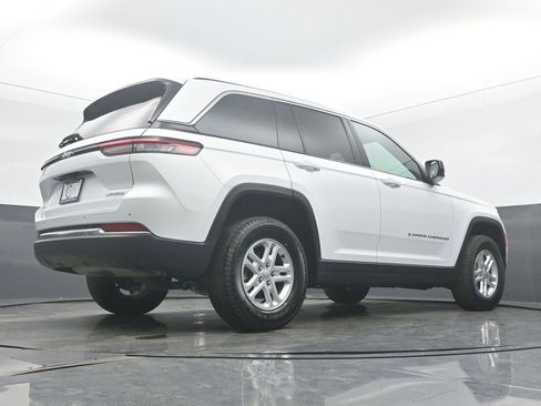 Used 2024 Jeep Grand Cherokee Laredo w/ Luxury Tech Group I AWD/4WD image 49