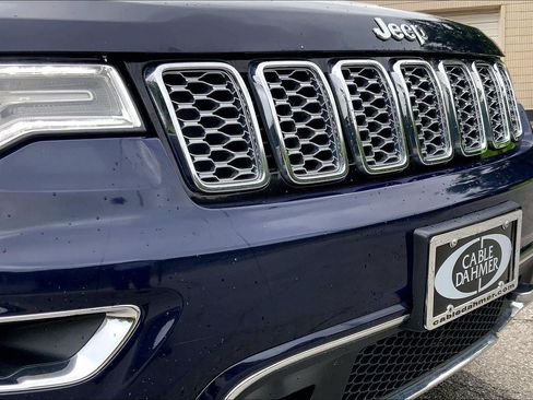 Used 2018 Jeep Grand Cherokee Overland AWD/4WD image 30
