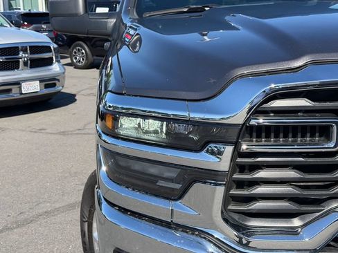 Used 2025 RAM 2500 Big Horn AWD/4WD image 5