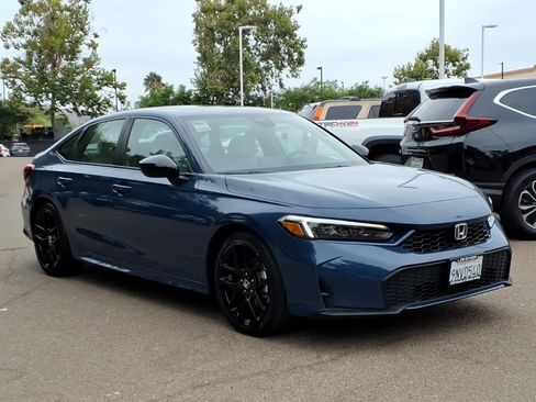 Used 2025 Honda Civic Sport image 3