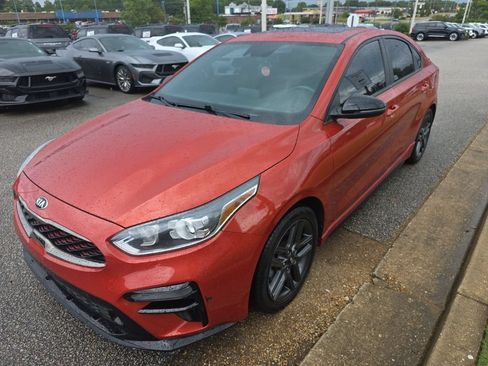 Used 2021 Kia Forte GT-Line w/ GT-Line Premium Package FWD image 2