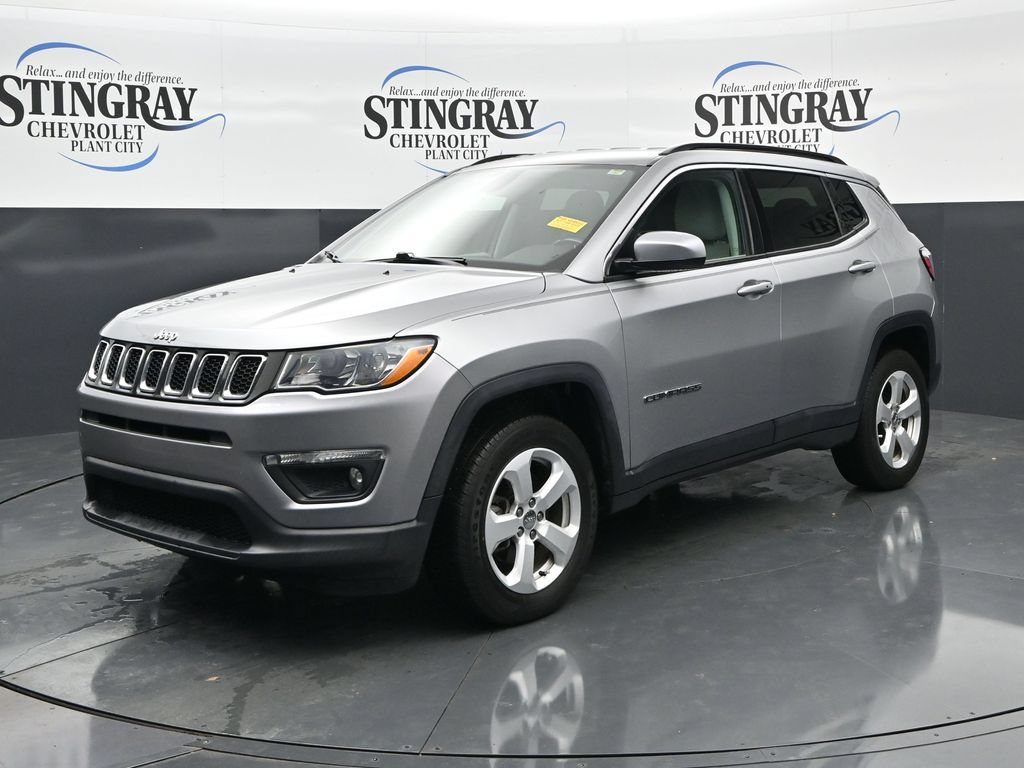Used 2020 Jeep Compass Latitude w/ Popular Equipment Group AWD/4WD image 3
