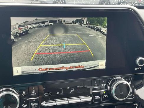 Used 2023 Toyota Highlander Limited FWD image 26