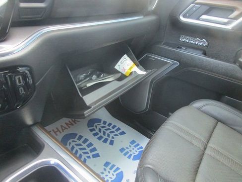 Certified 2025 Chevrolet Silverado 1500 High Country w/ Technology Package image 14