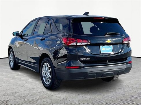 Used 2024 Chevrolet Equinox LS w/ LS Convenience Package image 4