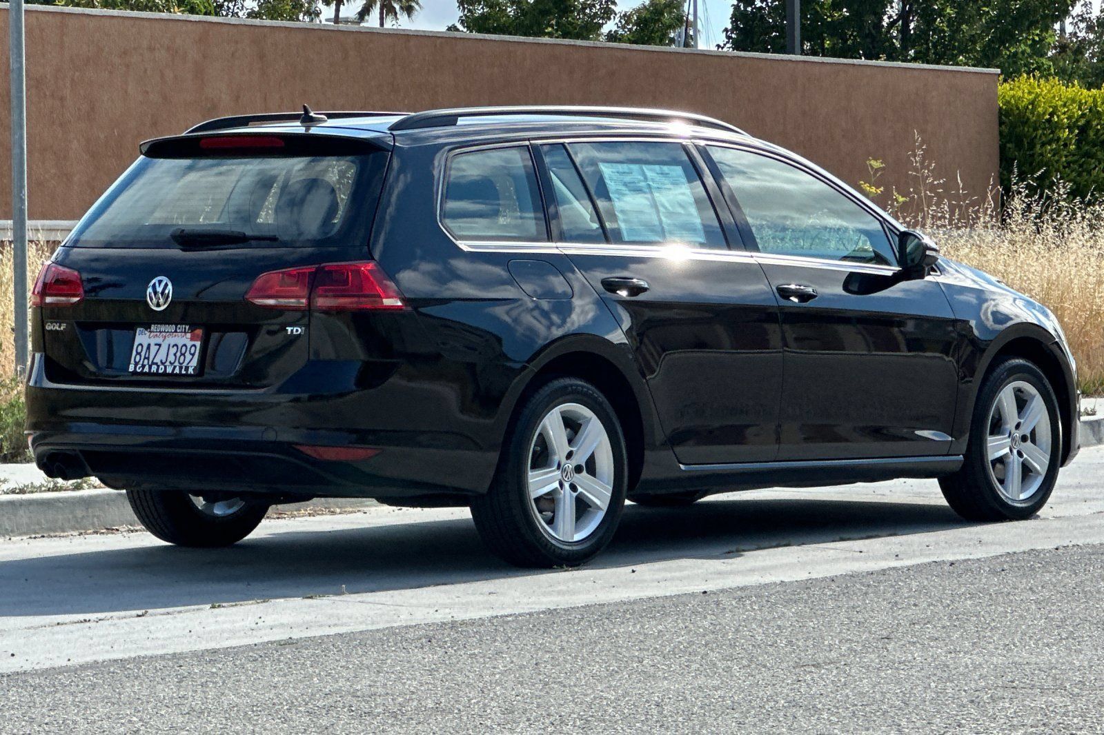 Used 2015 Volkswagen Golf TDI S FWD image 4
