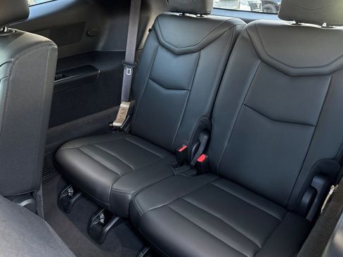 Used 2025 Cadillac XT6 Luxury image 17