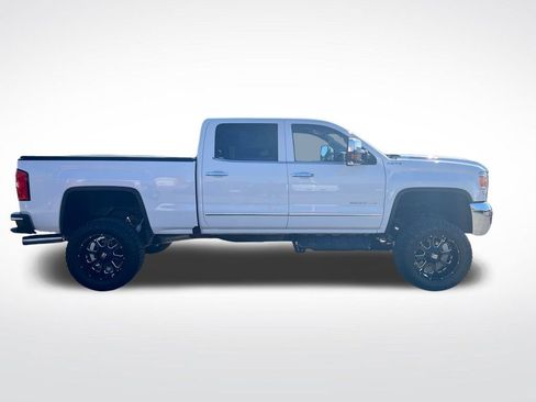 Used 2019 GMC Sierra 2500 SLT w/ Duramax Plus Package image 9