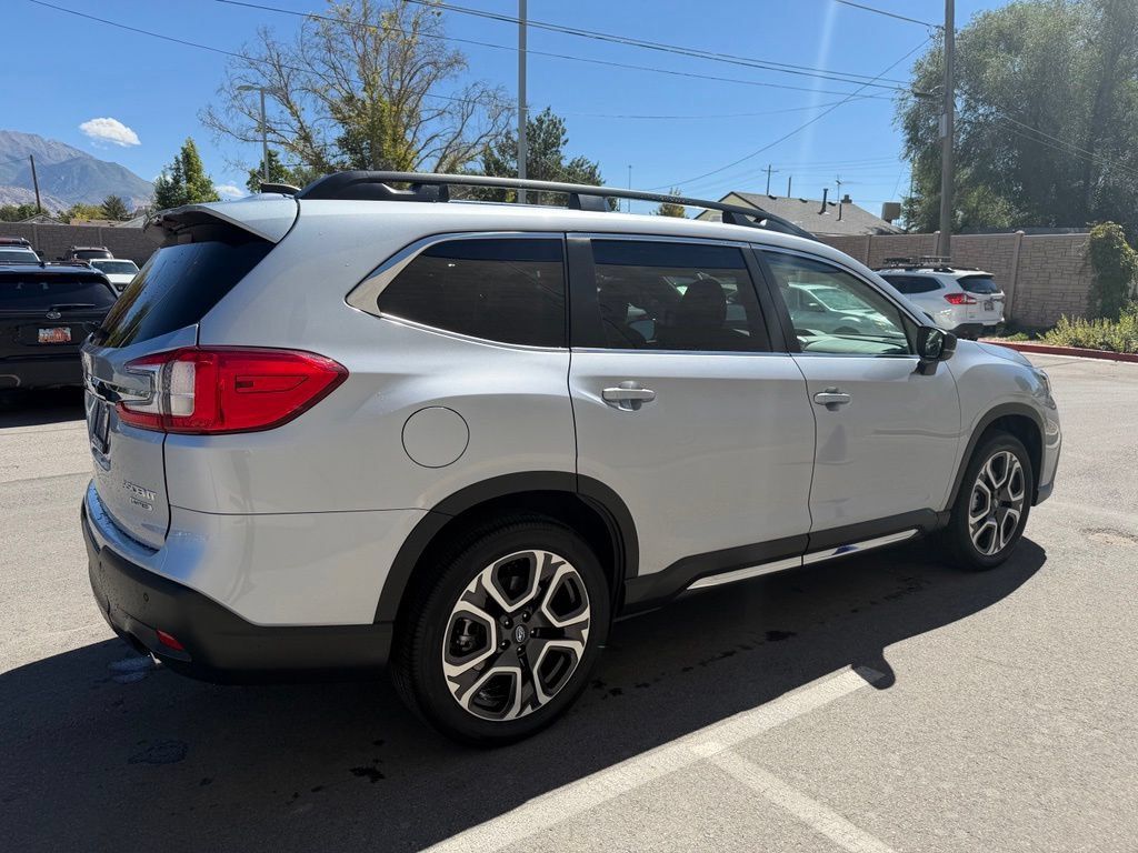 Used 2026 Subaru Ascent Limited AWD/4WD image 4