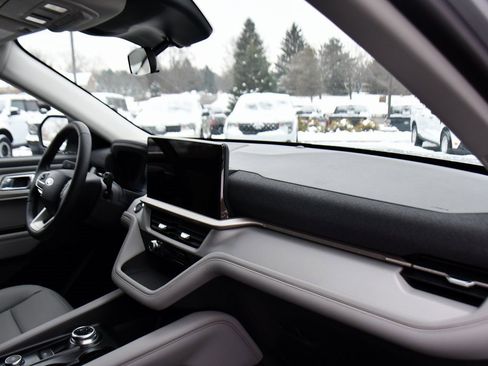 Used 2026 Ford Explorer Active w/ Active Comfort Package image 15