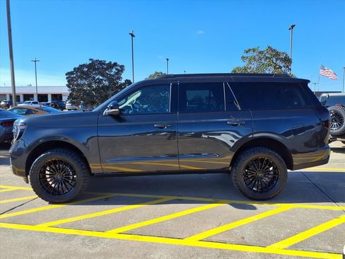 New 2025 Ford Expedition Active AWD/4WD image 3