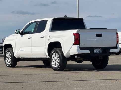 Certified 2025 Toyota Tacoma SR5 image 7