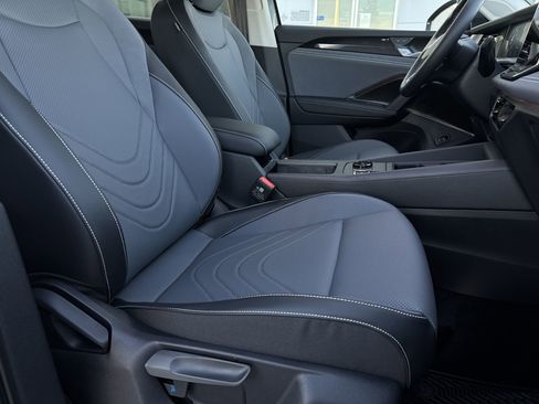 New 2026 Volkswagen Tiguan SE image 28