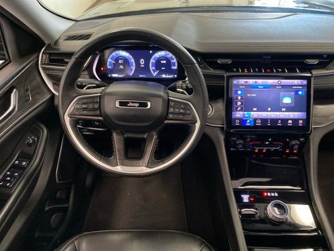 Used 2023 Jeep Grand Cherokee L Limited w/ Black Appearance Package AWD/4WD image 14