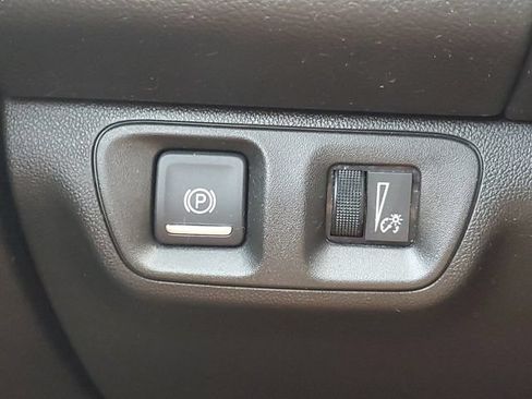 Certified 2017 GMC Acadia SLE w/ Driver Alert Package I AWD/4WD image 19
