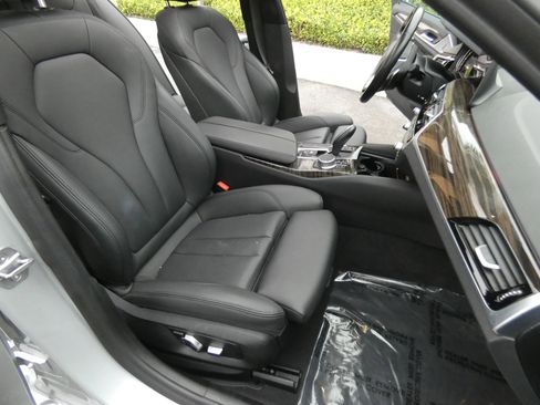 Used 2019 BMW 530i w/ Convenience Package image 27