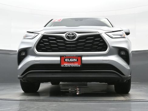 Used 2024 Toyota Highlander LE AWD/4WD image 26
